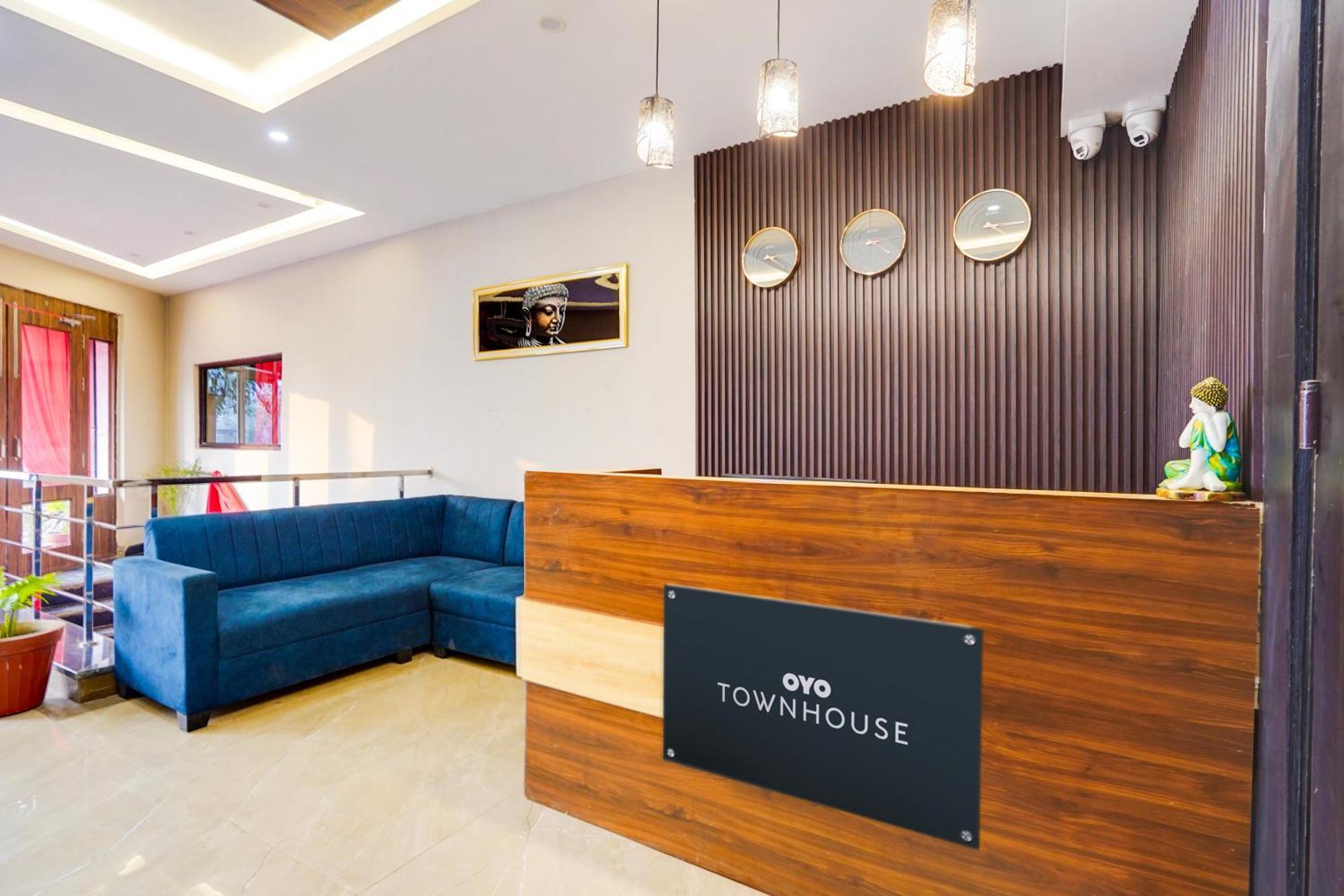 Super Townhouse The Royal Casa Hotel Газиабад Екстериор снимка